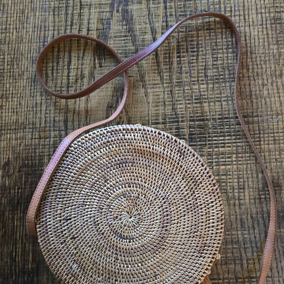 Urban Outfitters Coquette Circle Straw Crossbody Bag - Picture 1 of 8